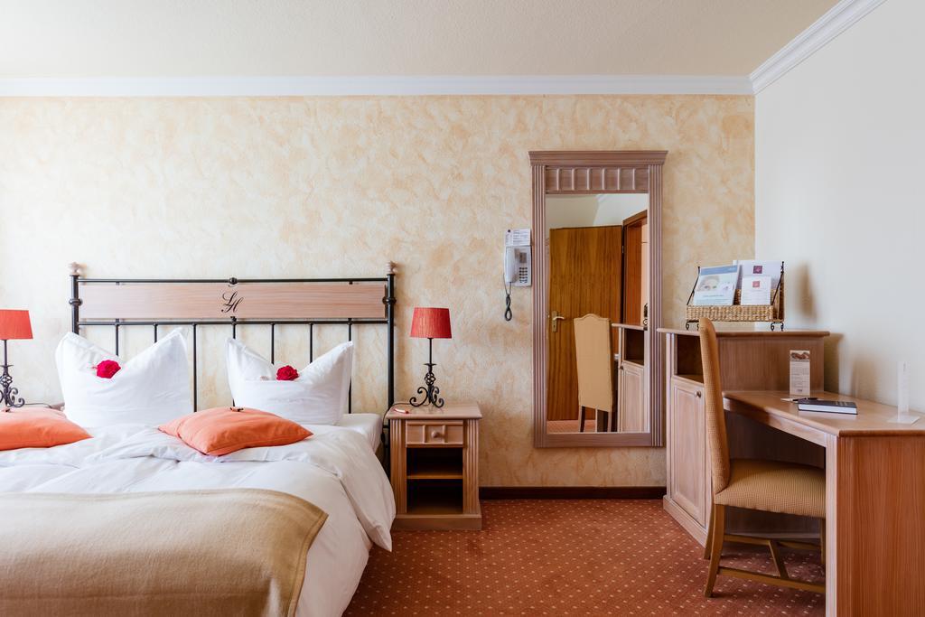 Hotel Landhaus Haffkrug Scharbeutz Bagian luar foto
